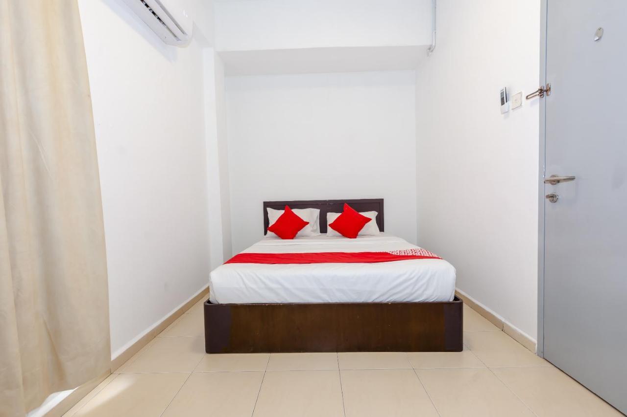 Oyo 1090 Hollitel Hotel Melaka Kültér fotó