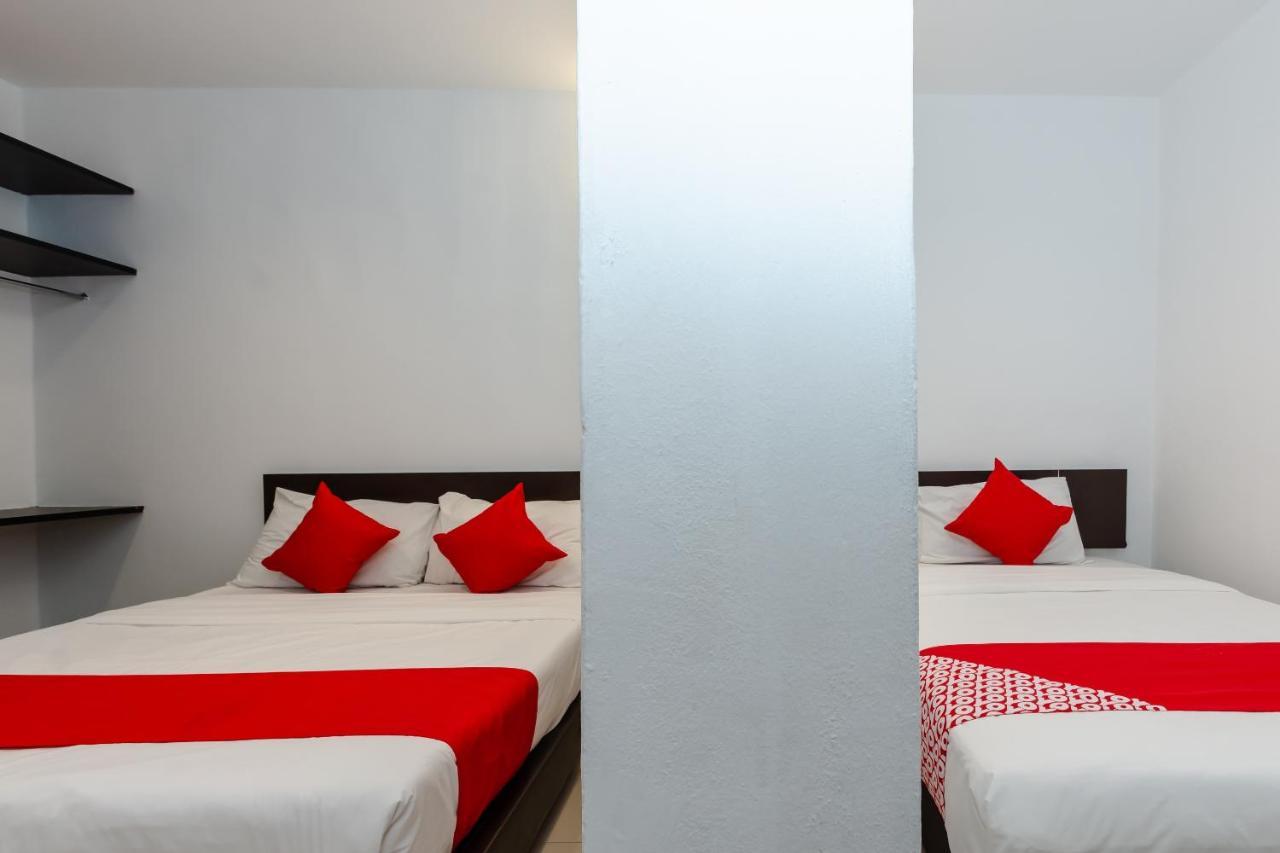 Oyo 1090 Hollitel Hotel Melaka Kültér fotó