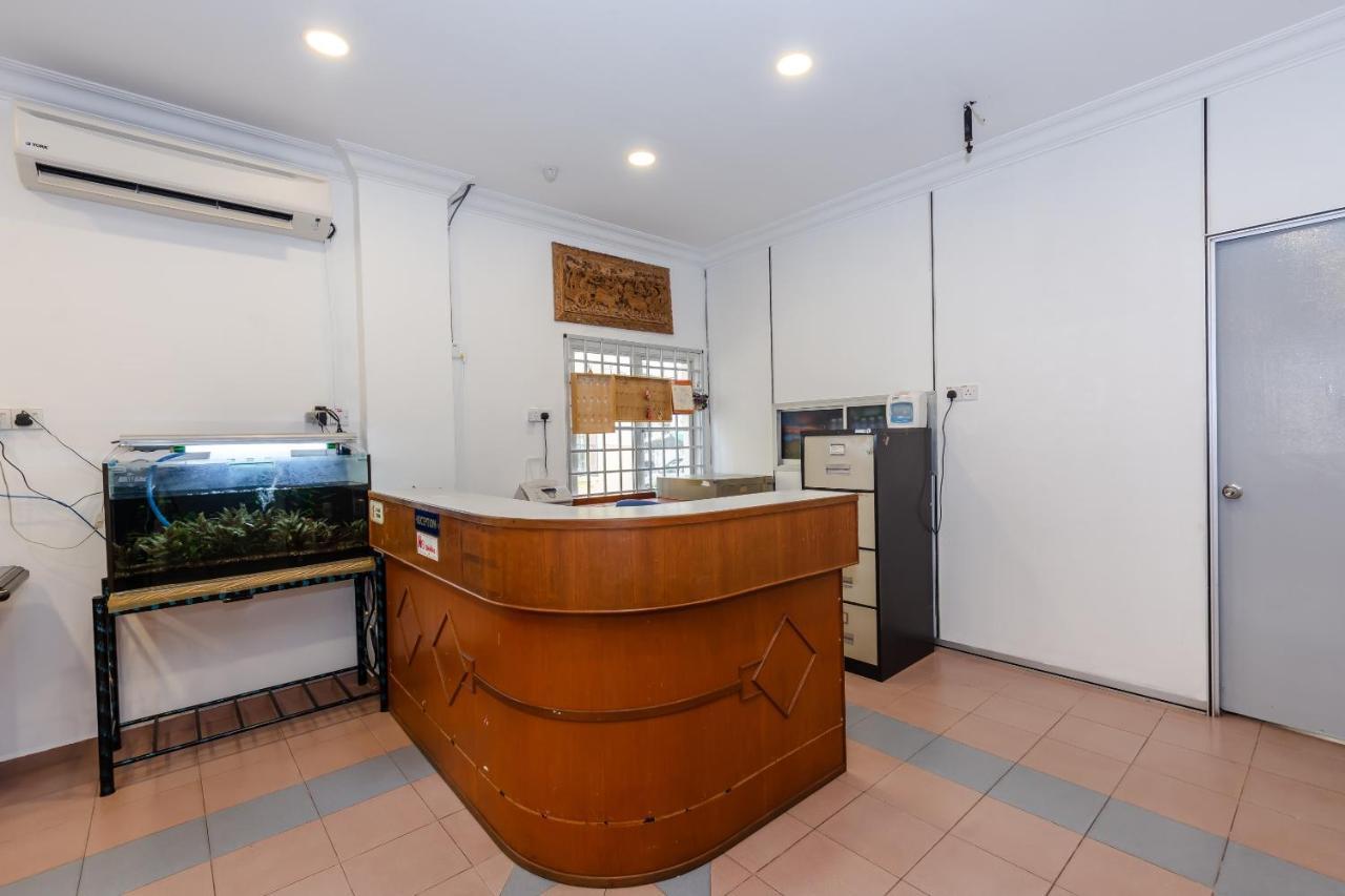 Oyo 1090 Hollitel Hotel Melaka Kültér fotó