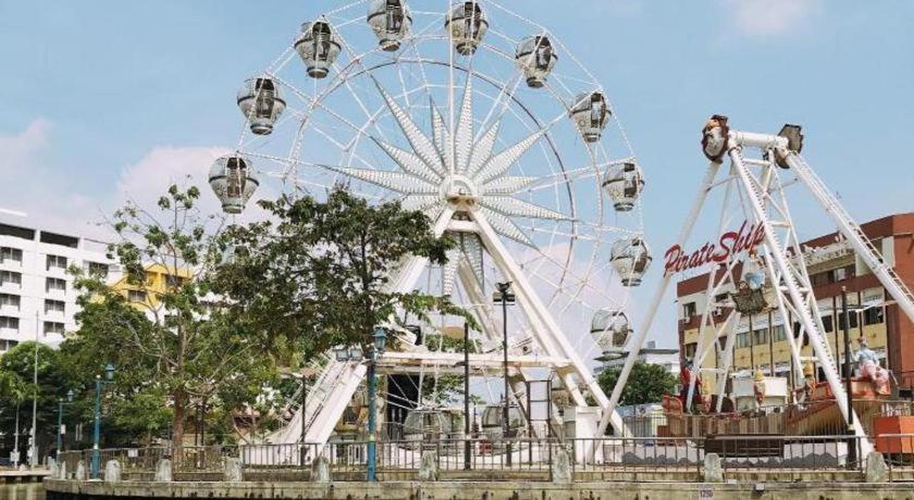 Oyo 1090 Hollitel Hotel Melaka Kültér fotó