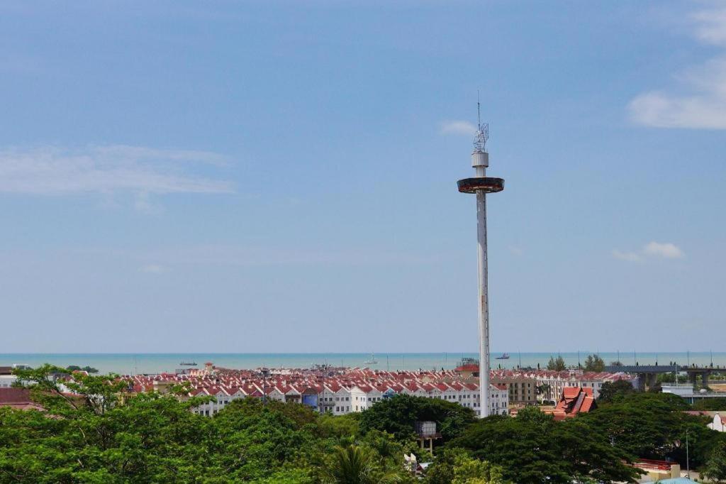 Oyo 1090 Hollitel Hotel Melaka Kültér fotó