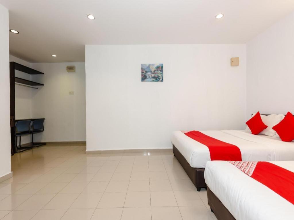 Oyo 1090 Hollitel Hotel Melaka Kültér fotó