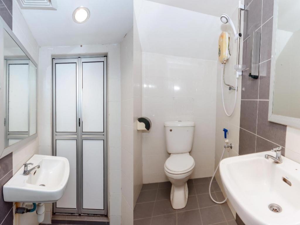 Oyo 1090 Hollitel Hotel Melaka Kültér fotó